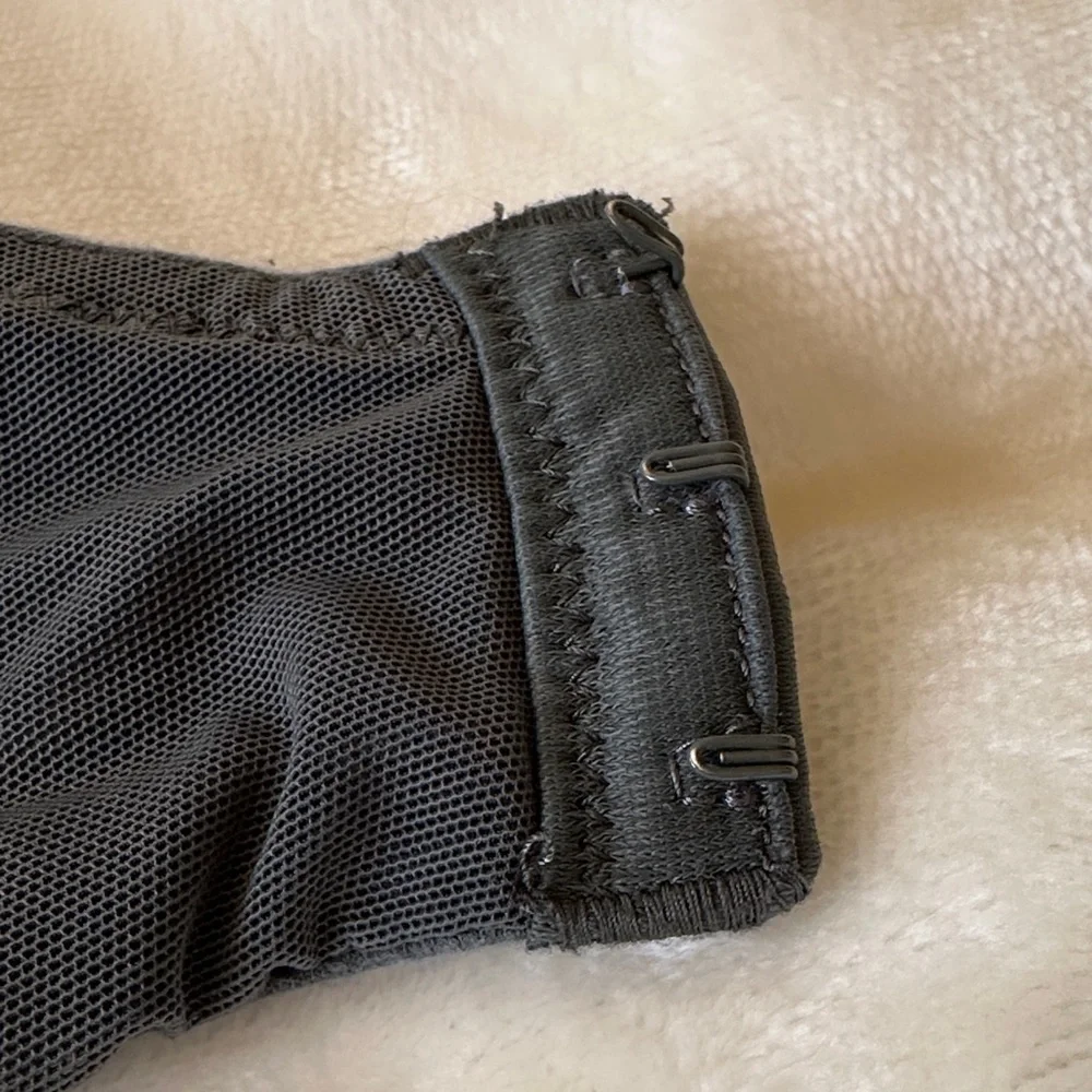 Skims Lightly Lined Underwire Bra - Picture 5 of 10